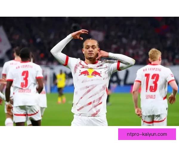 哈维·西蒙斯创造力提升，状态逐渐回暖引发关注